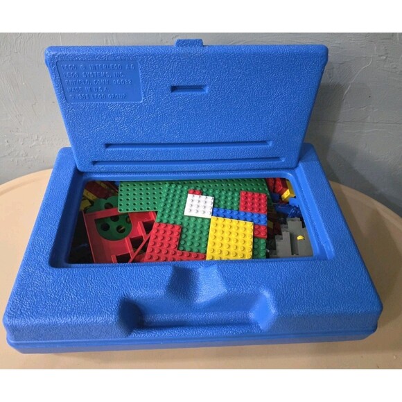 Vintage 1983 Blue LEGO Hard Plastic Carrying Case/Storage Box Blue LEGOS! - Picture 2 of 12